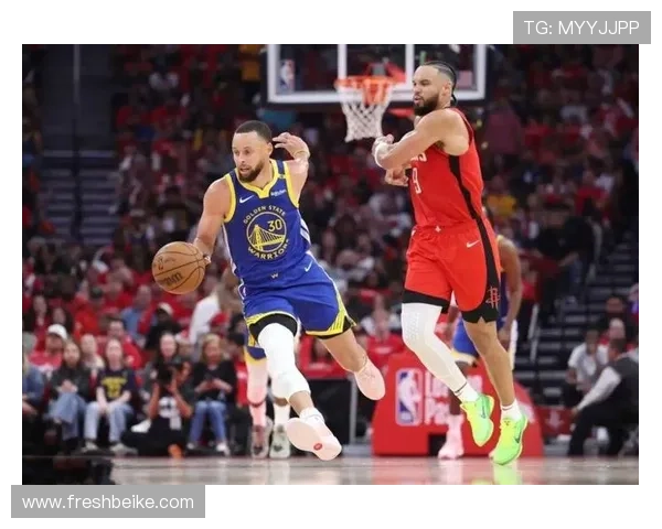 库里火力全开砍下28分勇士主场力压太阳布克空砍38分难救主