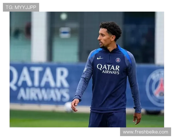 巴黎欧冠客战勒沃库森大名单公布登贝莱在列马尔基尼奥斯领衔防线